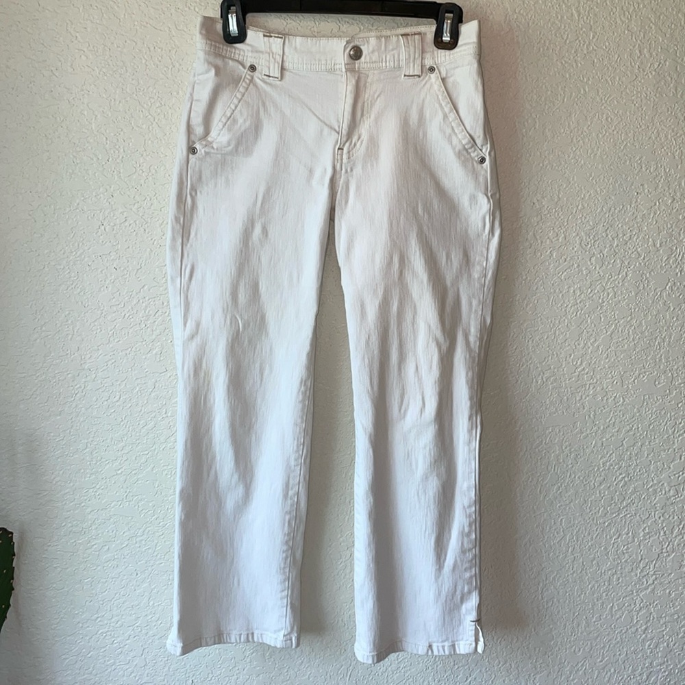 Old Navy denim white jeans. Size 8